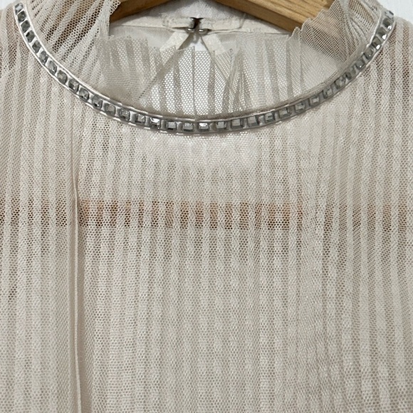 Victoria's Secret Cream Lace Top - Picture 3 of 12